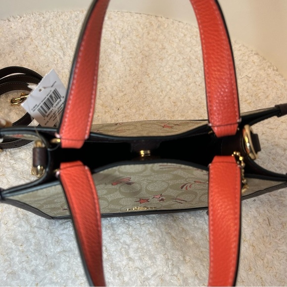 Giftable Coach Dempsey Tote 22 In Signature Canvas With Heart And Star Print - Picture 7 of 15